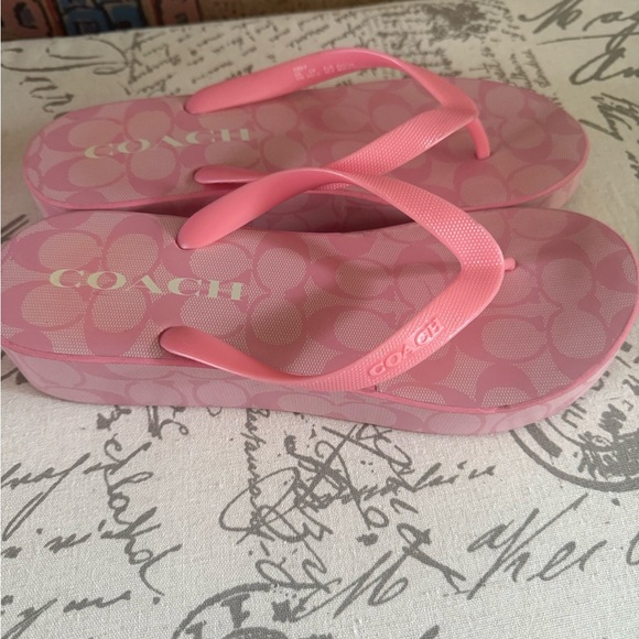 Coach Pink Lynn Platform Rubber Flip Flops - EUC - Picture 4 of 8